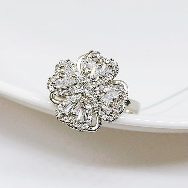 Rotating Clover Anxiety Ring
